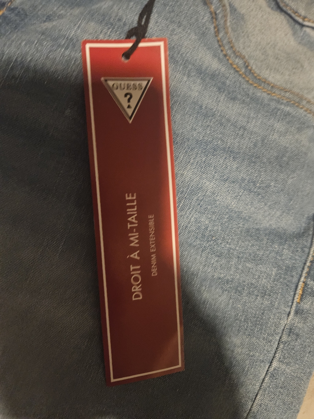Guess Jeans - Picture 2 of 6